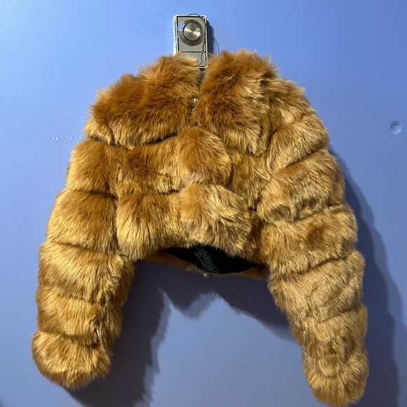 BRAND NEW LARGE FUR COAT - Picture 1 of 3